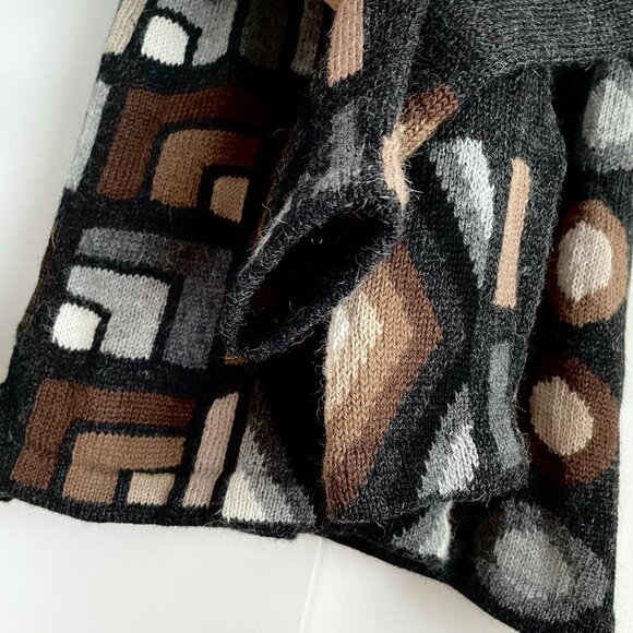 La Vicunita Peruvian Baby Alpaca Cardigan Sweater Size M Gray Multi Aztec Geo - Picture 7 of 15